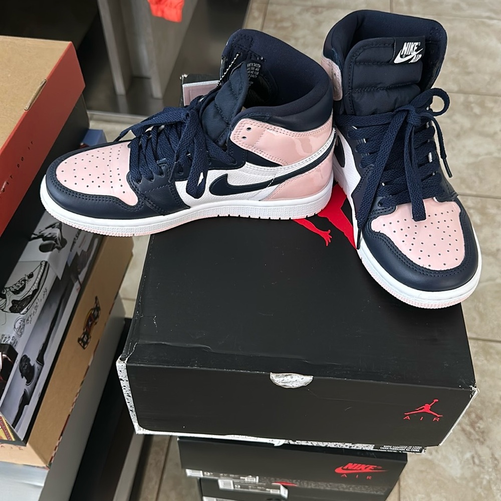Jordan 1 Atmosphere - Women’s size 6